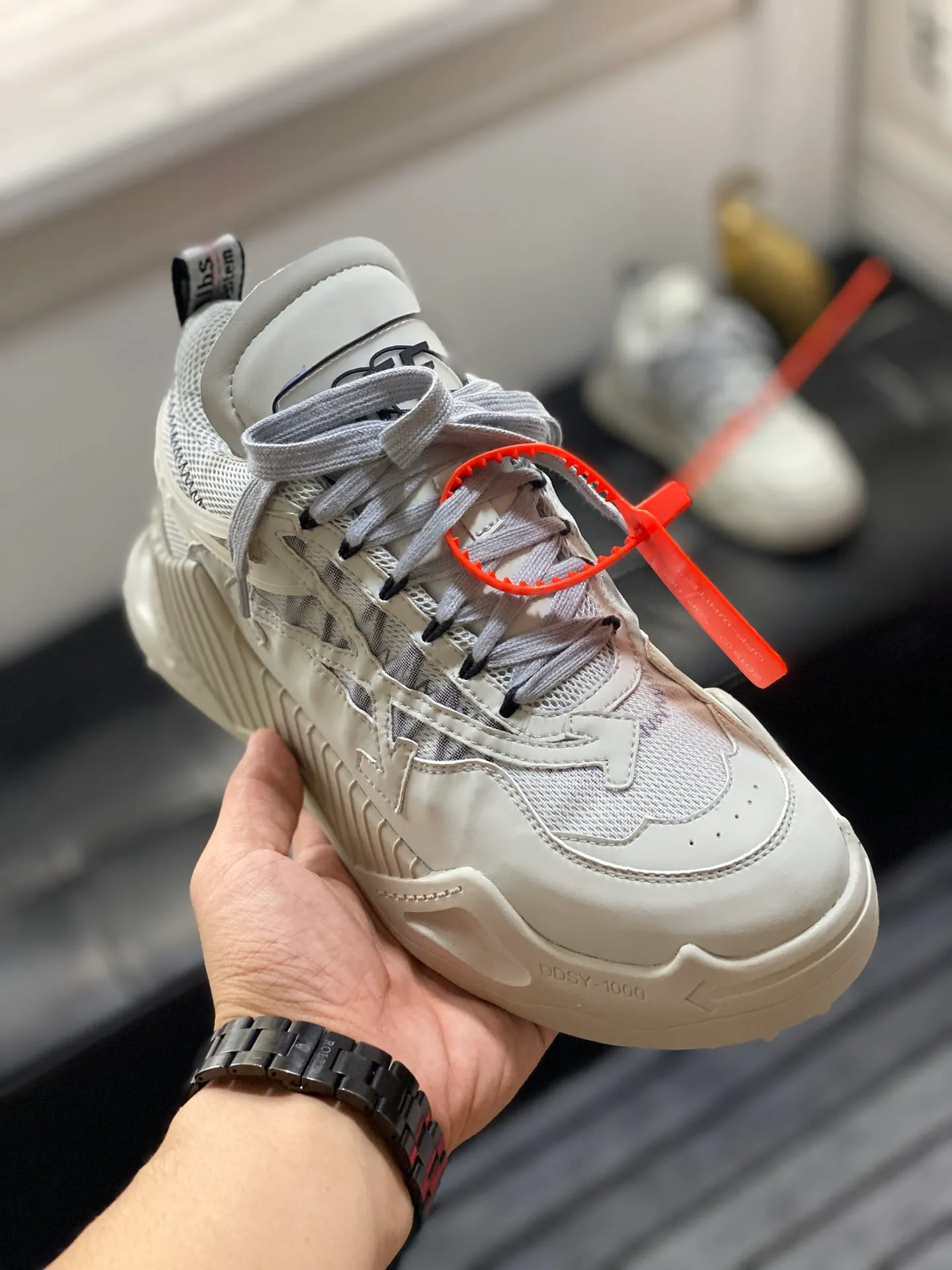 Men's Men's Shoes💰480🌼【New Style】High-end Boutique-🤷‍♂🤷‍♂OFF-WHITE x Air Jordan 】1 The joint shoe has been highly concerned by everyone since its design. The new shoe is shown in the popular Chicago bull white and yellow LOGO color scheme. The shoe body is made of cowhide, cow suede, and other materials. In addition to the X hidden on the inside of the leather, the oversized Swoosh, OFF-WHITE for Nike, Air Jordan 1 birth information and AIR are displayed on both sides of the shoe. The iconic details of OFF-WHITE can be seen on the sole and insole. You can choose a pair if you like the style. Code: 39-44 (45 can be customized